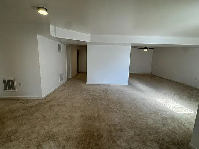 136 Alliance Ct — Photo 34