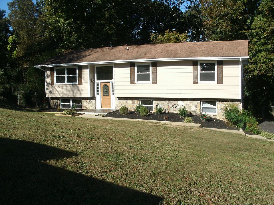 1st image of 8814 Lake Crest Cir