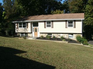 8814 Lake Crest Cir, Chattanooga, TN 37416