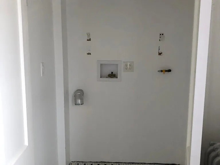 52 Amherst St — Photo 9