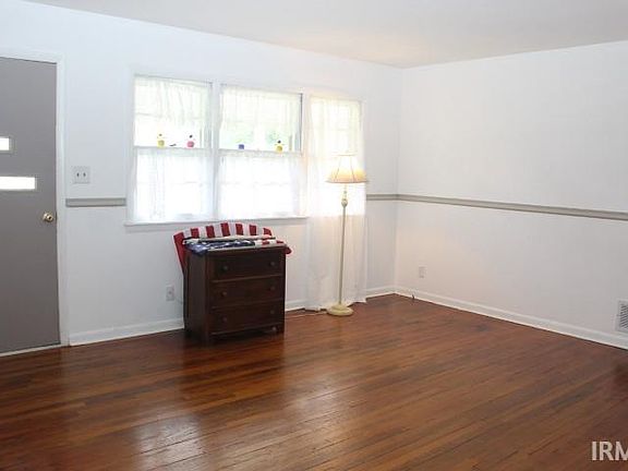 3rd image of 100 N Fairlawn Ave