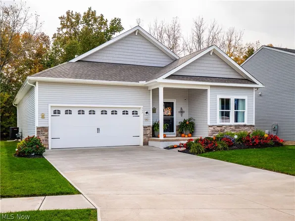 757 Hampshire Ct, Amherst, OH 44001