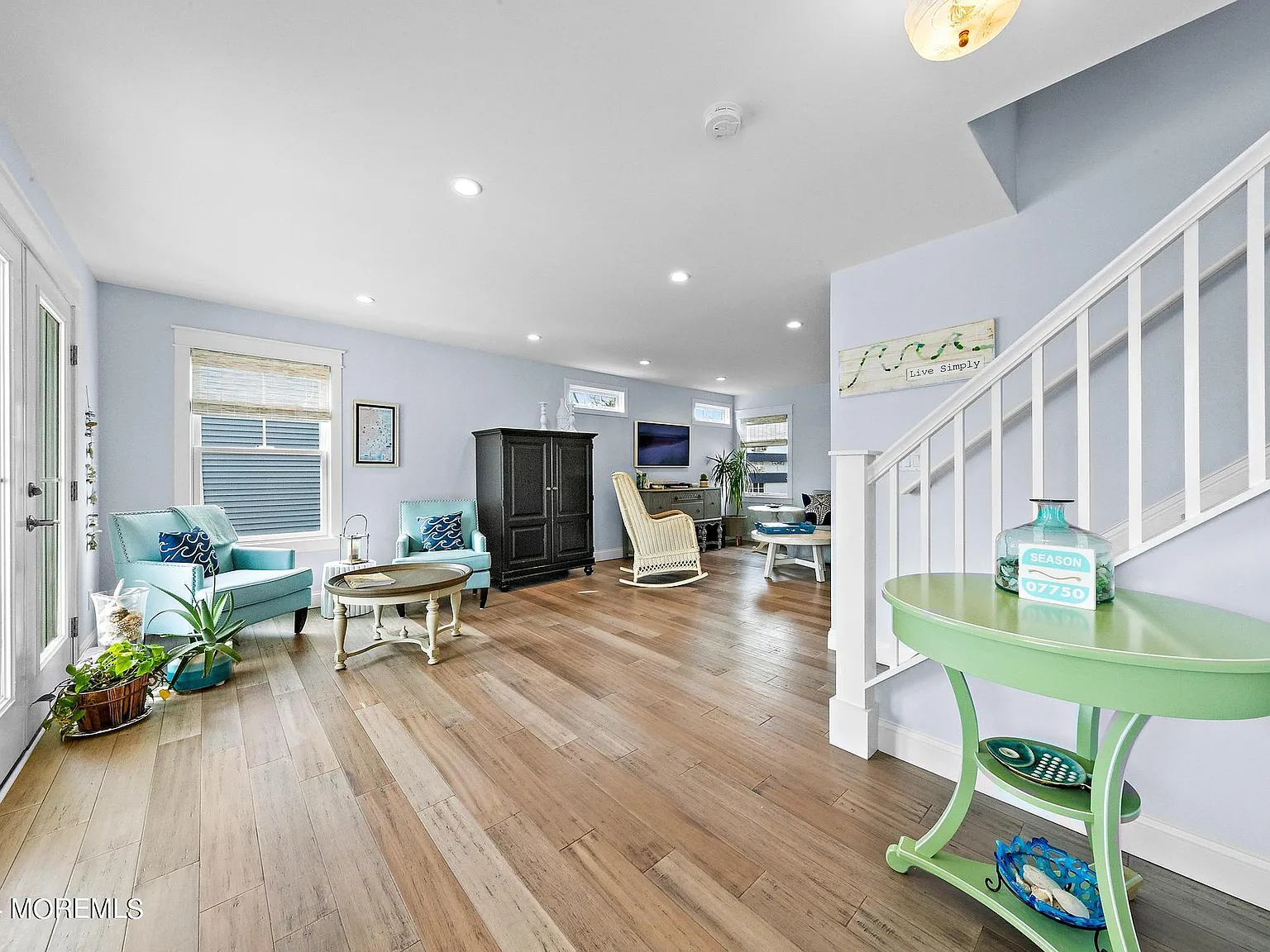 5 bed, 2416 sqft, $8,400 — Photo 2