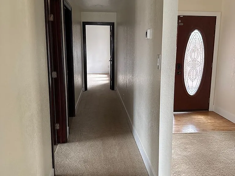 1317 Lexington Rd — Photo 10