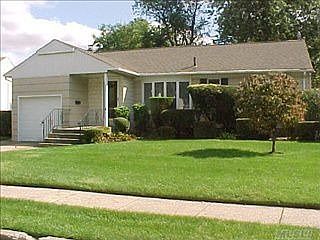 2nd image of 1920 Central Dr N