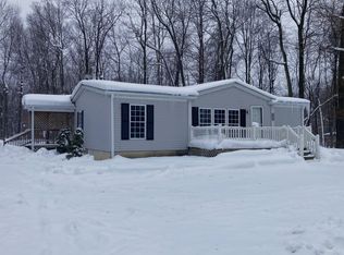 4537 N Caris Rd, Edmore, MI 48829