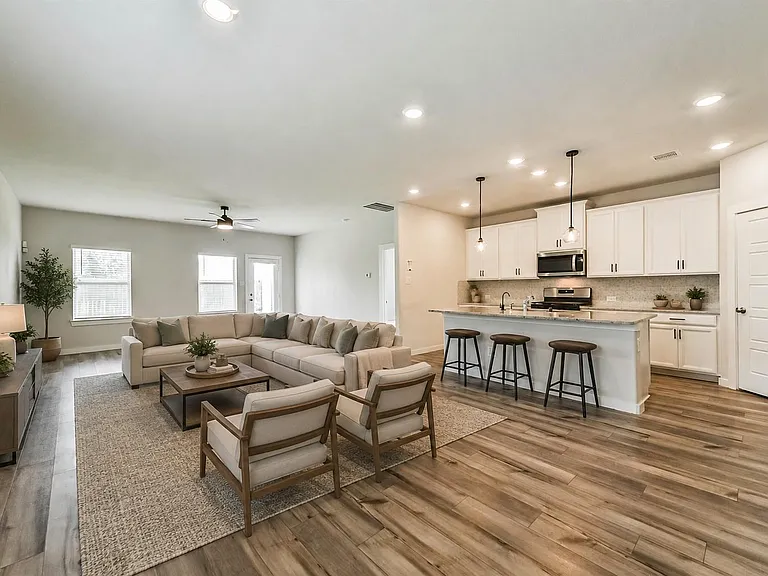8515 Lake Groove Ln — Photo 5