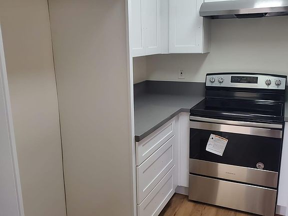 2nd image of 6064 Whitsett Ave APT 301