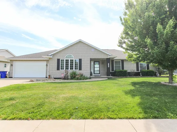 4707 Indian Ridge St SW, Cedar Rapids, IA 52404