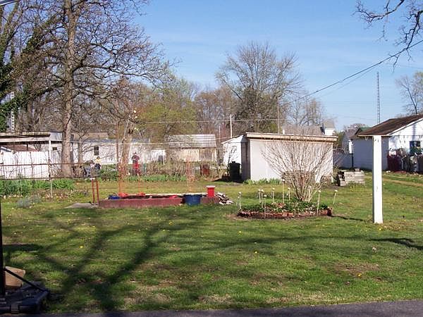 view of the lot 