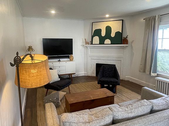 4th image of 28-30 Jackson Ave #1