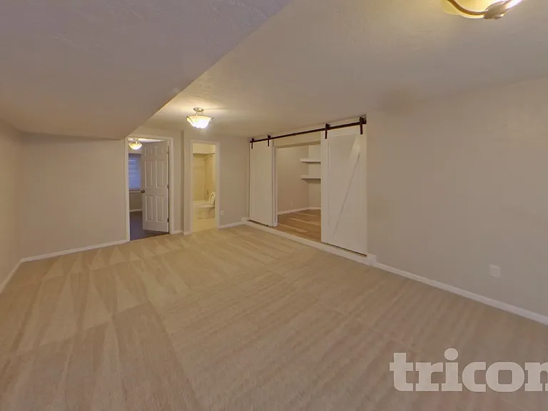 106 N 49th Avenue Ct — Photo 17