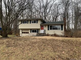 19 Mohawk Dr, Norwalk, CT 06851