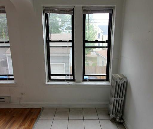 4th image of 4614 N Paulina St #702