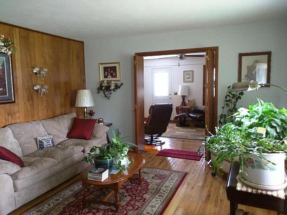 5th image of 123 Camelot Ct