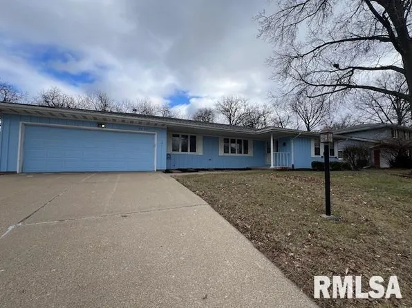 6898 N Fox Point Dr, Peoria, IL 61614