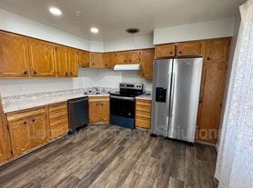 609 N 29th St, Bismarck, ND