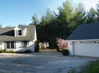 880 Kent Rd, Ortonville, MI 48462