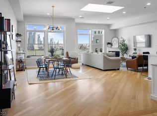 550-564 Gregory Ave APT B8, Weehawken, NJ 07086