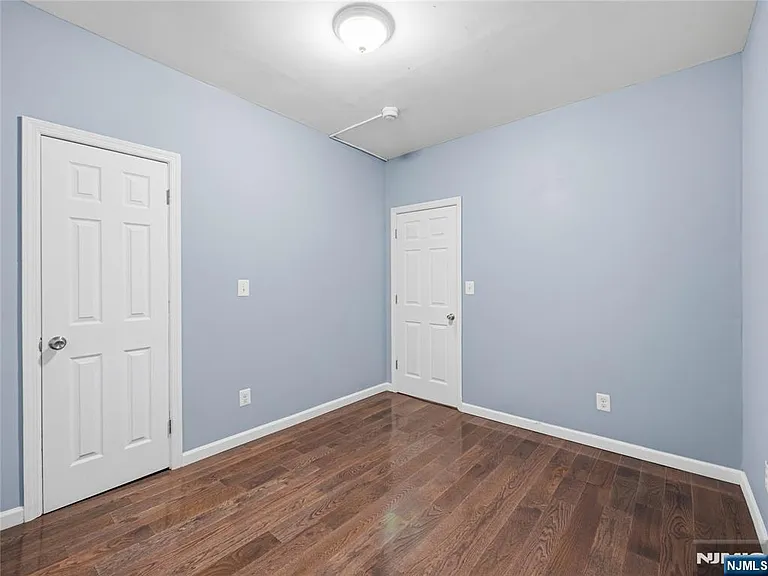 1-2 Hilliard Ave #2 — Photo 13