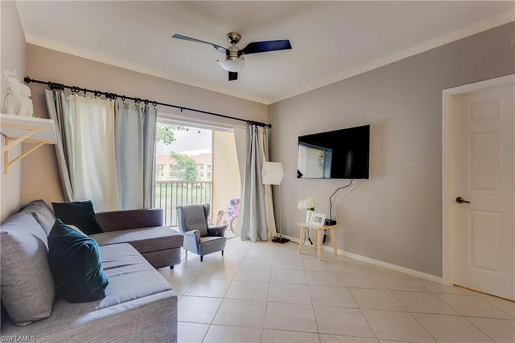 1 bed, 1.0 bath, 626 sqft, $1,600 — Photo 2