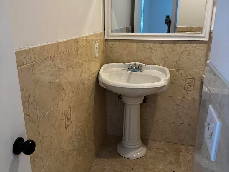 481 SW Voltair Ter — Photo 13
