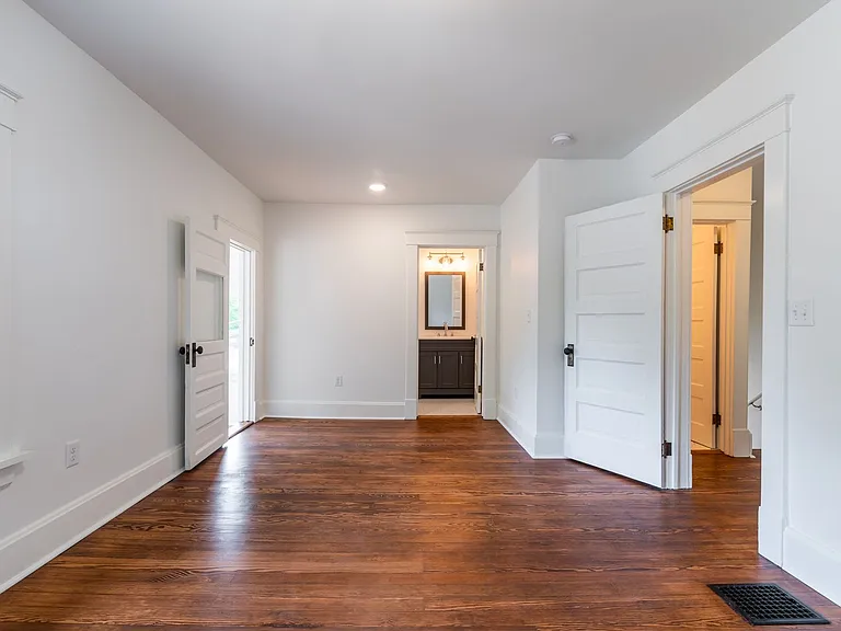 528 E Normal St — Photo 28