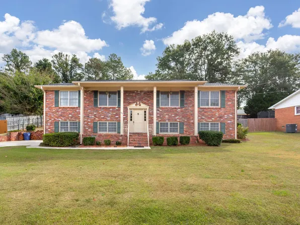 915 Pinecliff Dr, Oxford, AL 36203
