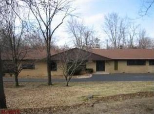 9323 Lincoln Dr, Saint Louis, MO