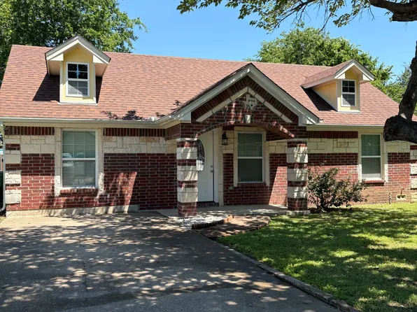 804 Clyde St, White Settlement, TX 76108