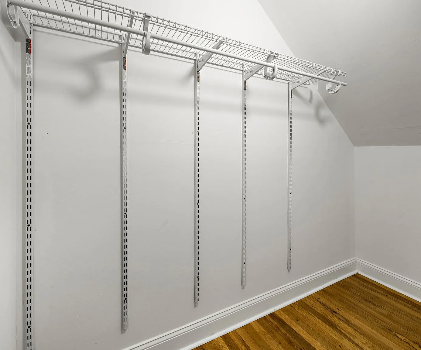 Milford Arms Apartments — Photo 3