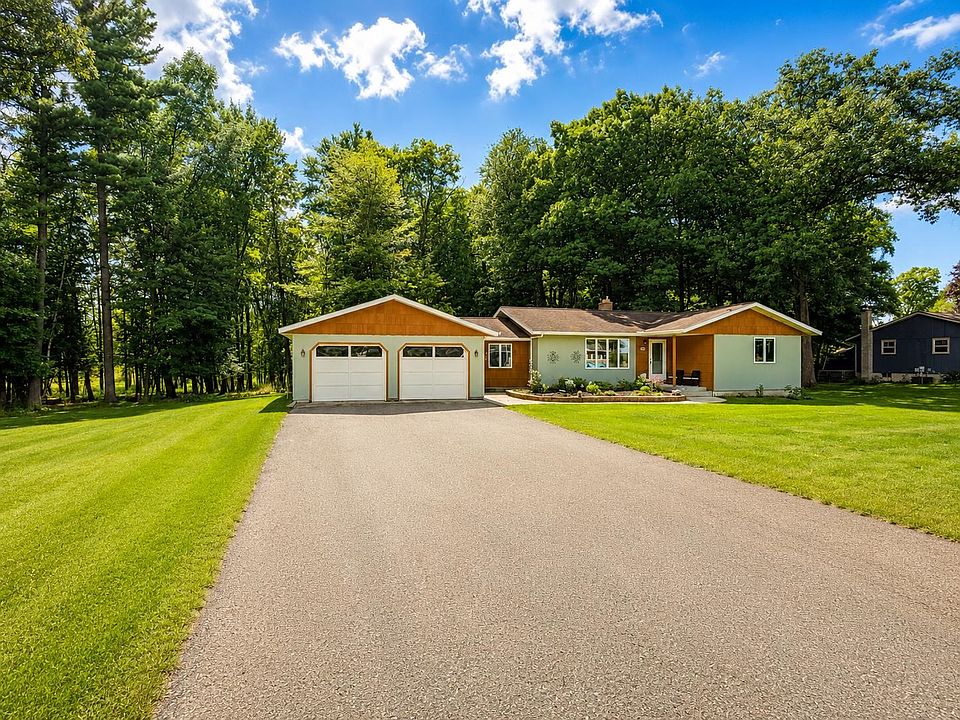 1st image of 449 Maple Ln