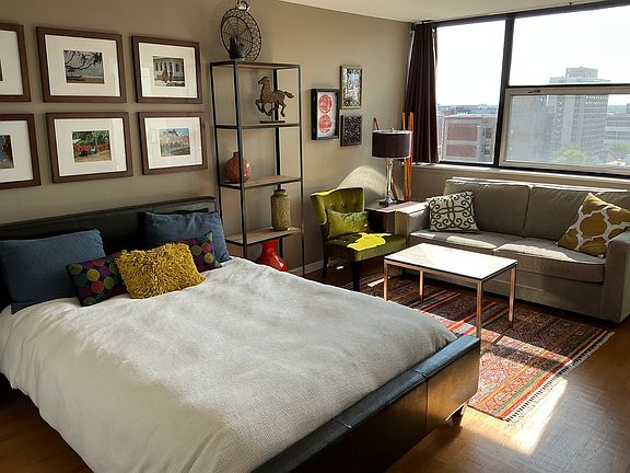 2nd image of 3110 N Sheridan Rd APT 1408