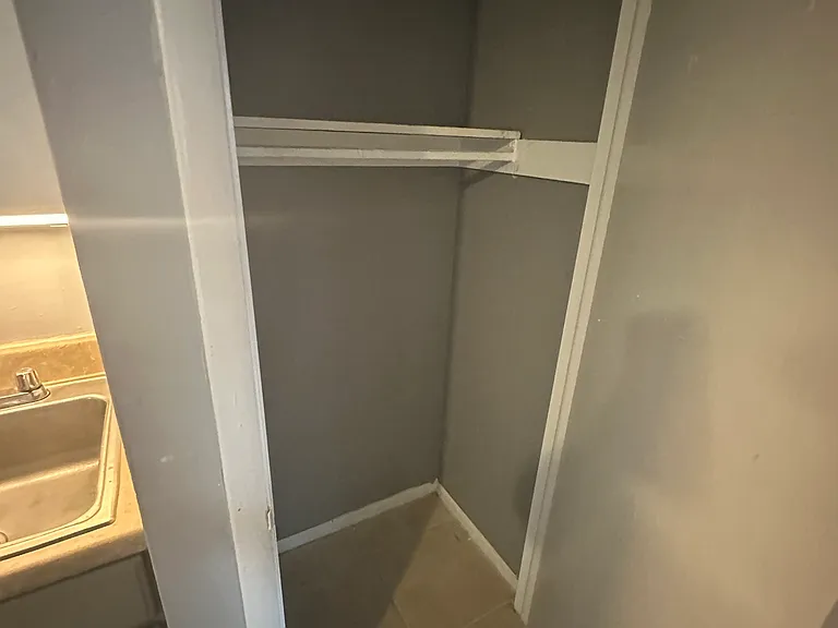 254 Oak St #7 — Photo 10