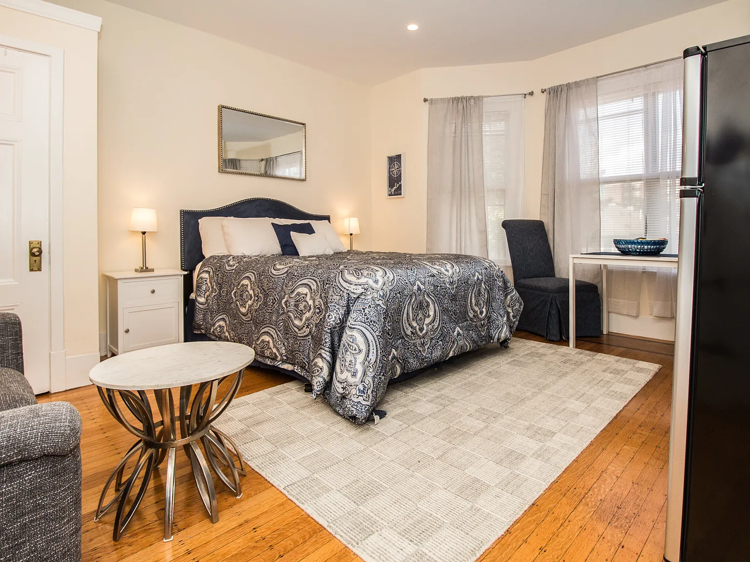 Studio, 575 sqft, $2,300 — Photo 4