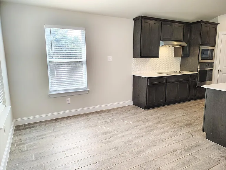 7801 Dakota Cir — Photo 10
