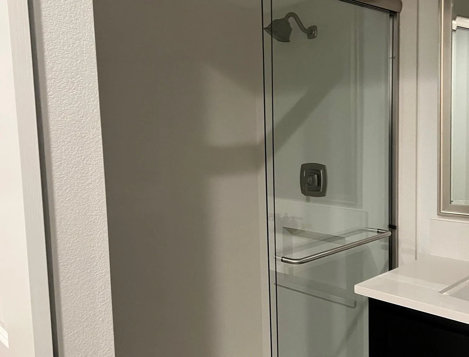 1 bed, $2,000 — Photo 4