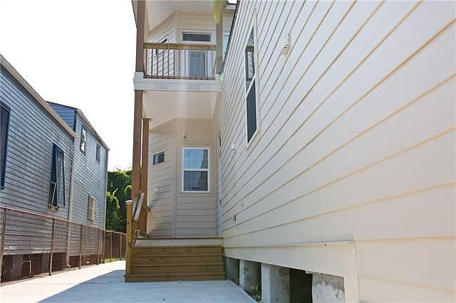 2nd image of 2822 1st St
