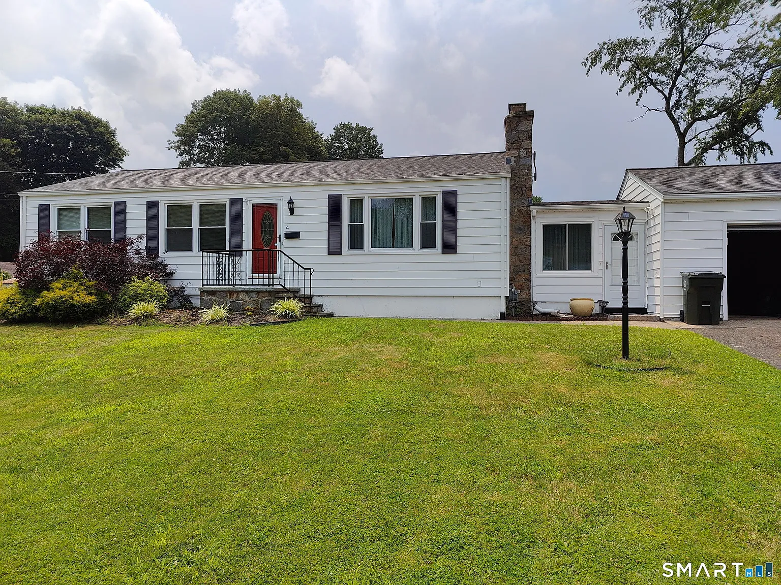 3 bed, 1.0 bath, 1935 sqft, $3,500 — Photo 1
