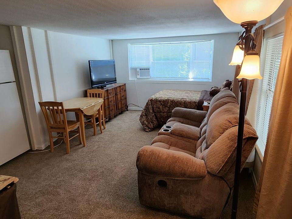 1st image of 1019 Brinwood Dr Suite B