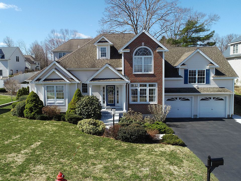 1st image of 7 Dorothy E Lucey Dr