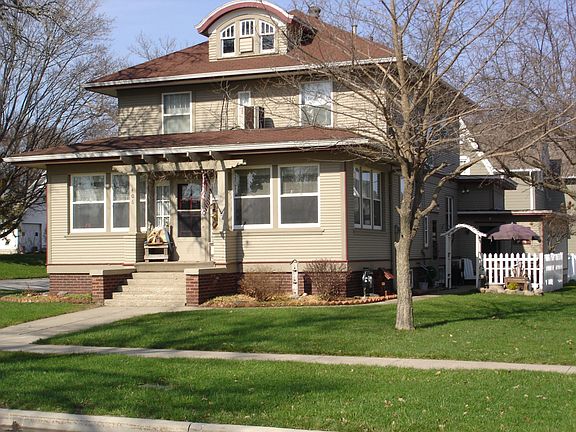 2nd image of 406 N Clark St