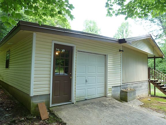2nd image of 384 Deer Trace Pkwy