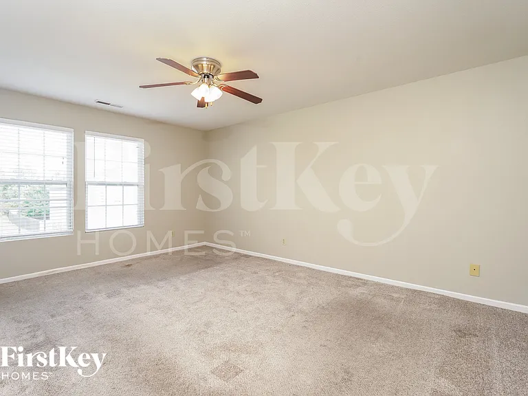 340 Kendall Dr — Photo 11