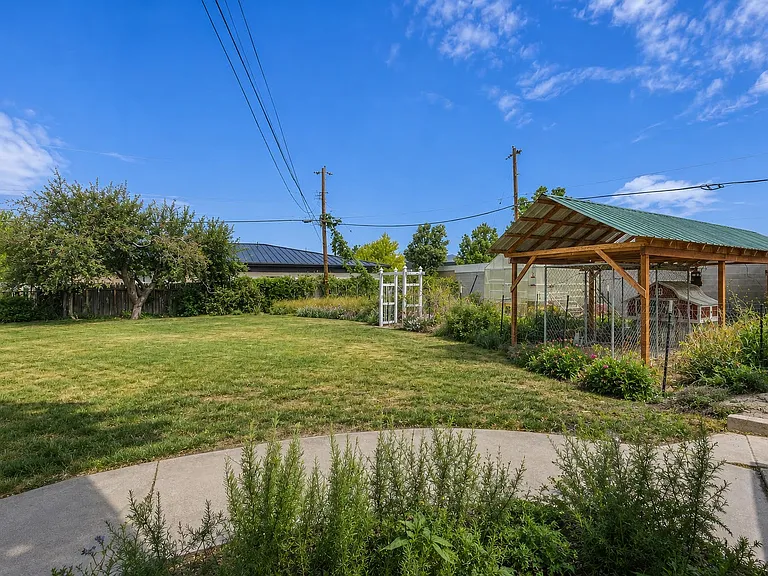 787 E Redmaple Cir — Photo 21