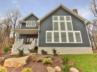 157 Blue Hill Rd, Pearl River, NY 10965