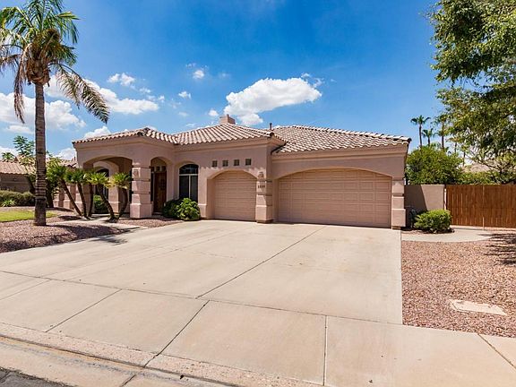 3rd image of 1910 E Coral Tree Dr
