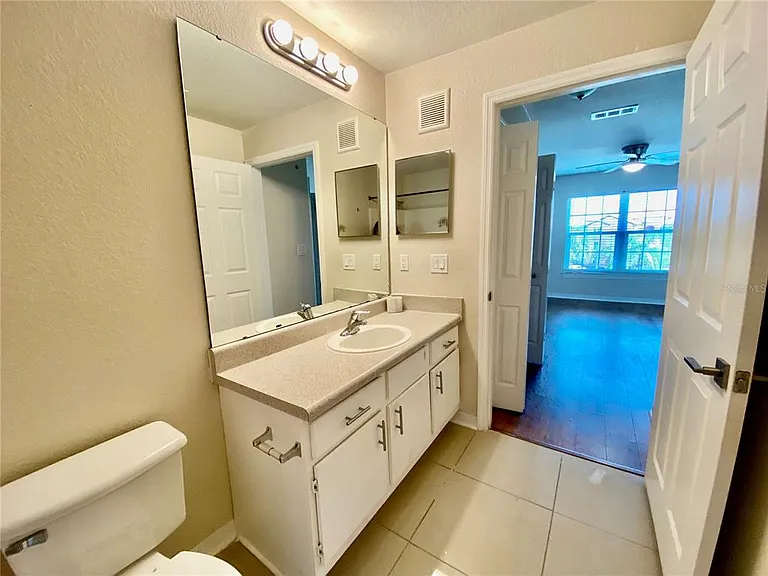 5467 Vineland Rd #6301 — Photo 25
