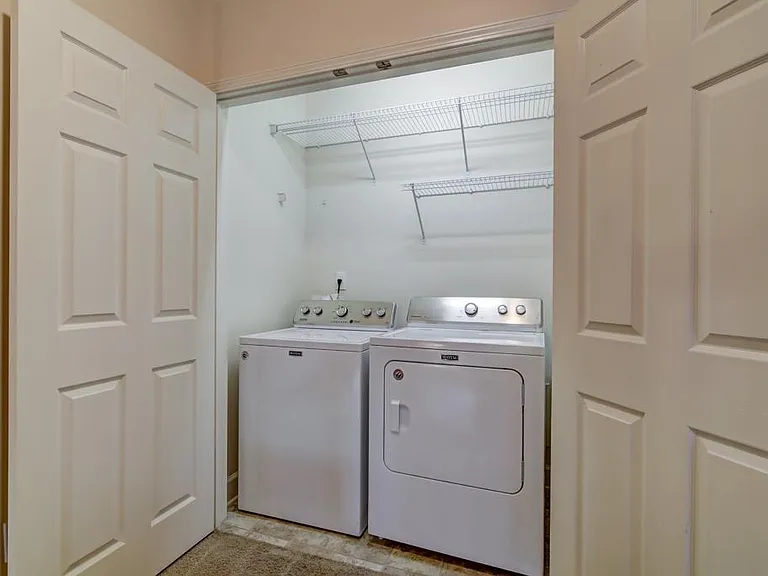 2027 Cobblestone Cir NE — Photo 29