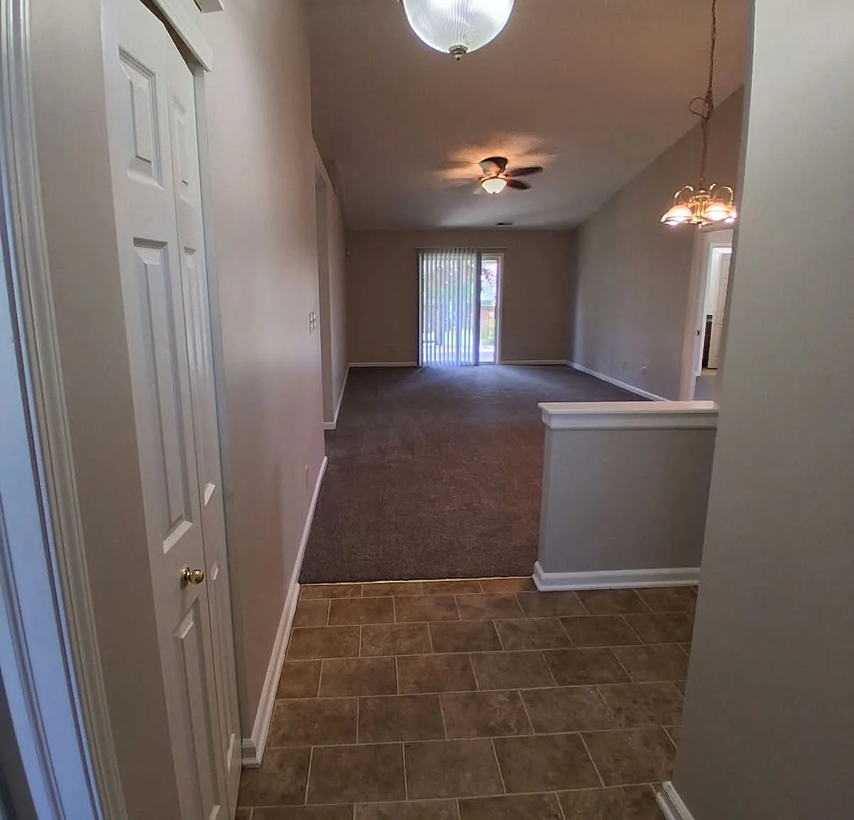 4 bed, 1271 sqft, $1,825 — Photo 3
